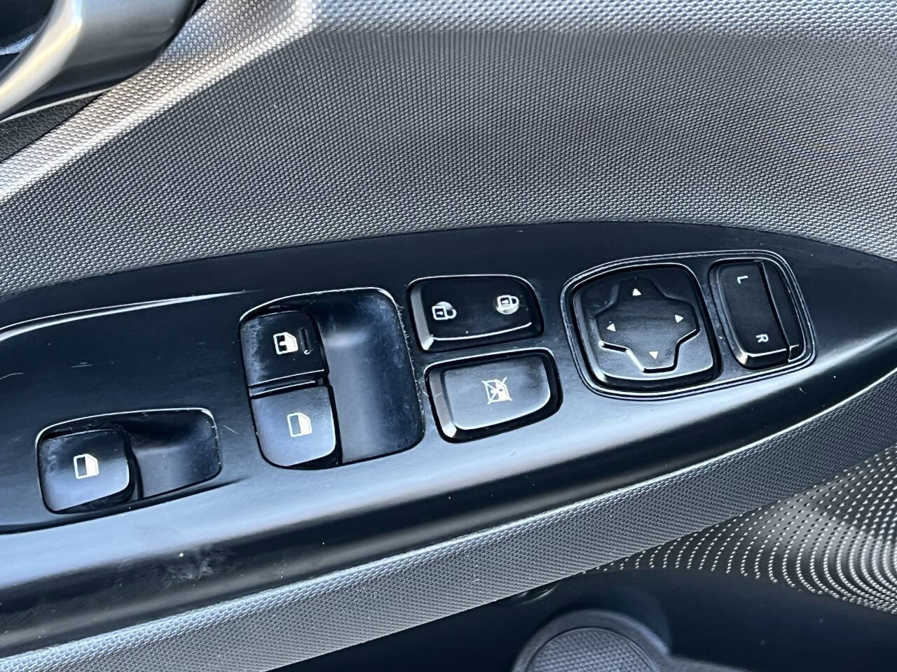 Used 2020 Hyundai Veloster 2.0 image 15