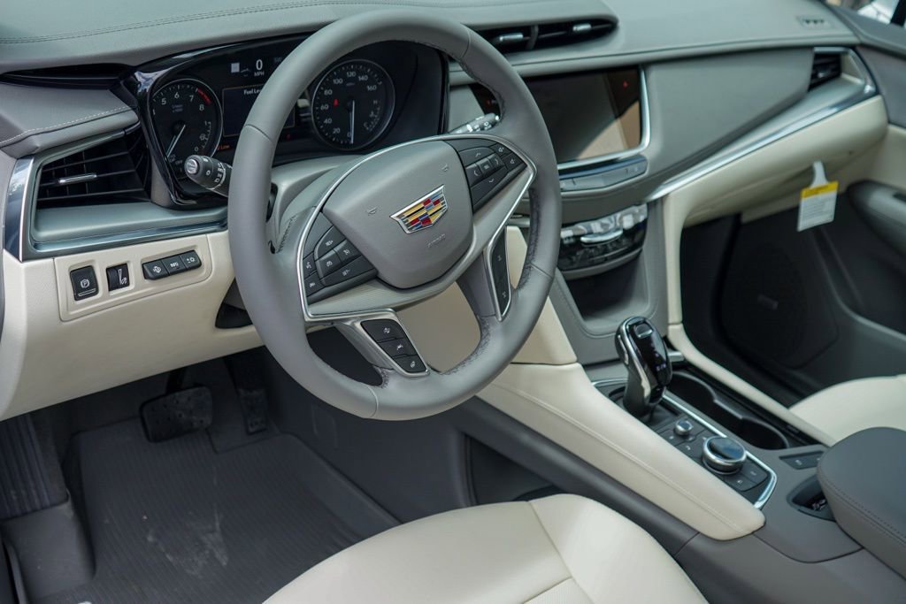 New 2026 Cadillac XT5 Premium Luxury w/ Driver Assist Package FWD image 9