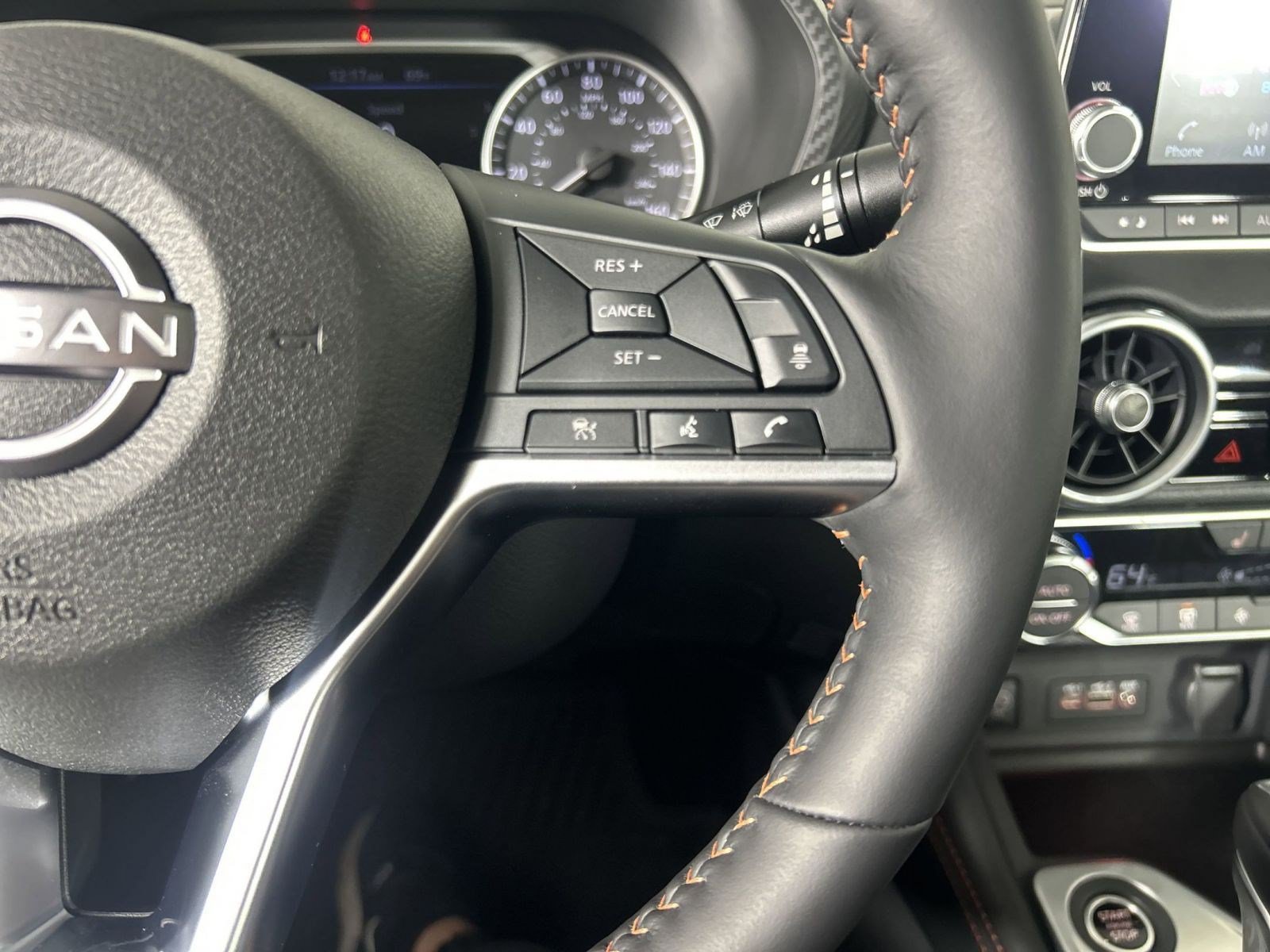 New 2025 Nissan Sentra SR w/ SR Premium Package FWD image 17