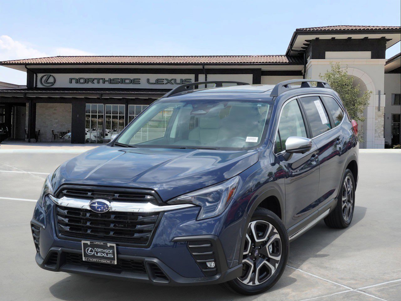 Used 2023 Subaru Ascent Limited w/ Technology Package AWD/4WD image 1