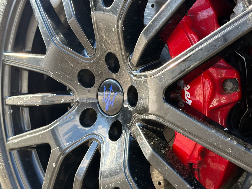 Used 2019 Maserati Levante GTS image 15