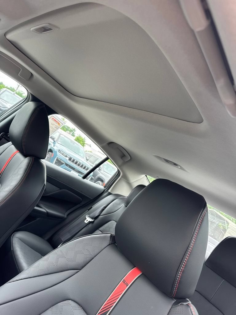 New 2026 Nissan Sentra SR w/ SR Premium Package FWD image 12