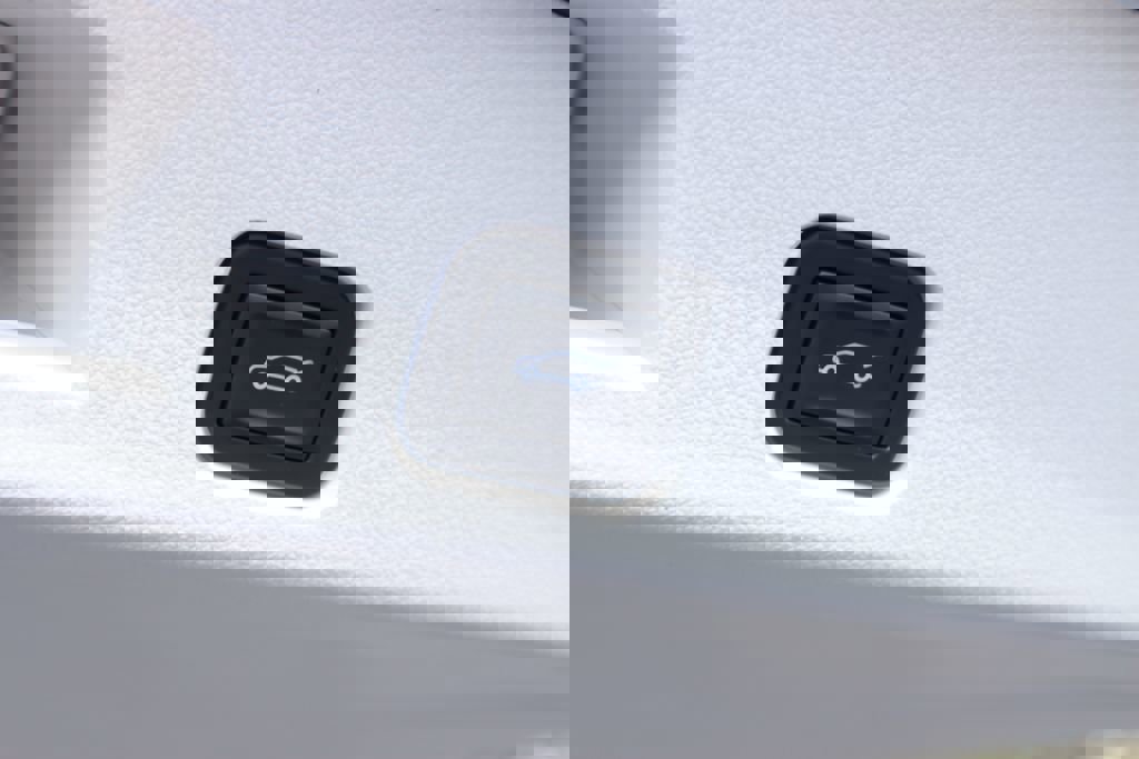 New 2026 GMC Acadia Denali w/ Super Cruise Package image 24