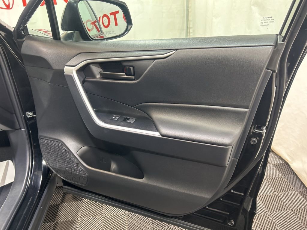 Used 2025 Toyota RAV4 LE image 11