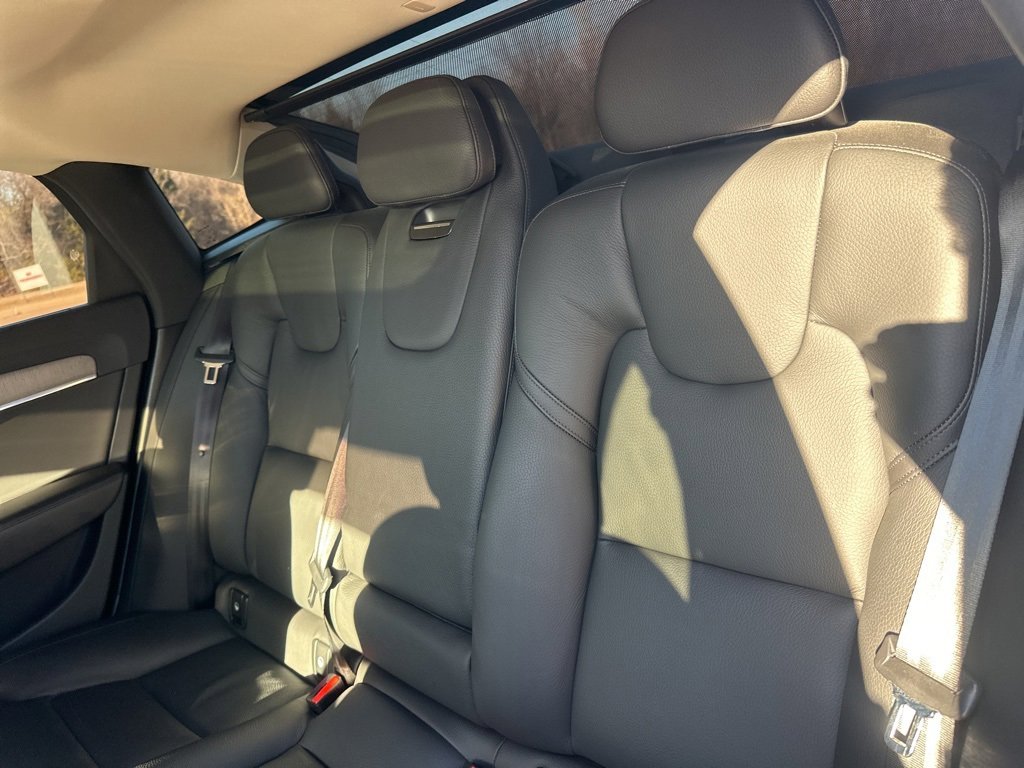 Used 2024 Volvo S90 B6 Plus image 29