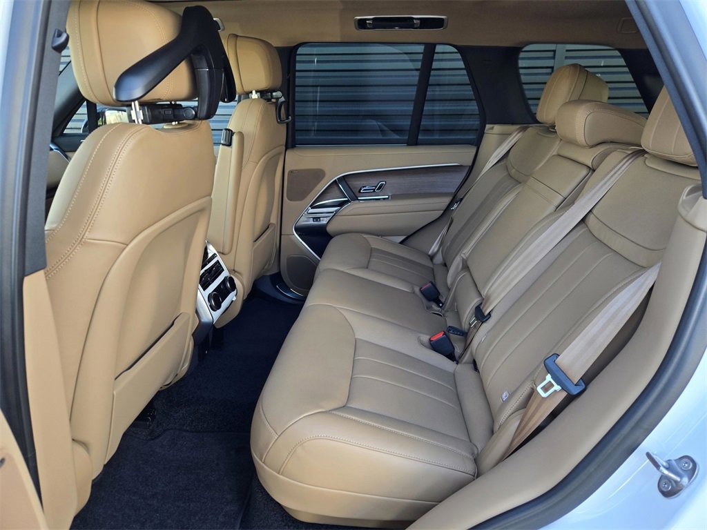 New 2026 Land Rover Range Rover SE image 7