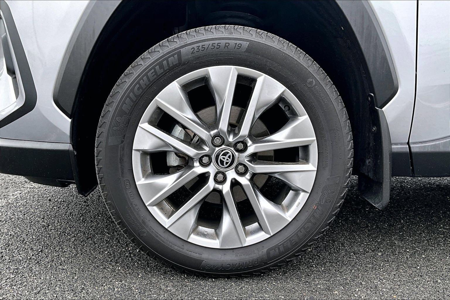 Used 2023 Toyota RAV4 XLE Premium AWD/4WD image 9