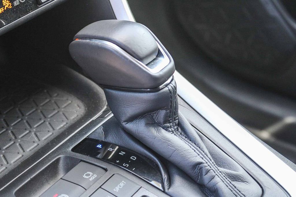 Used 2023 Toyota RAV4 XLE Premium image 19