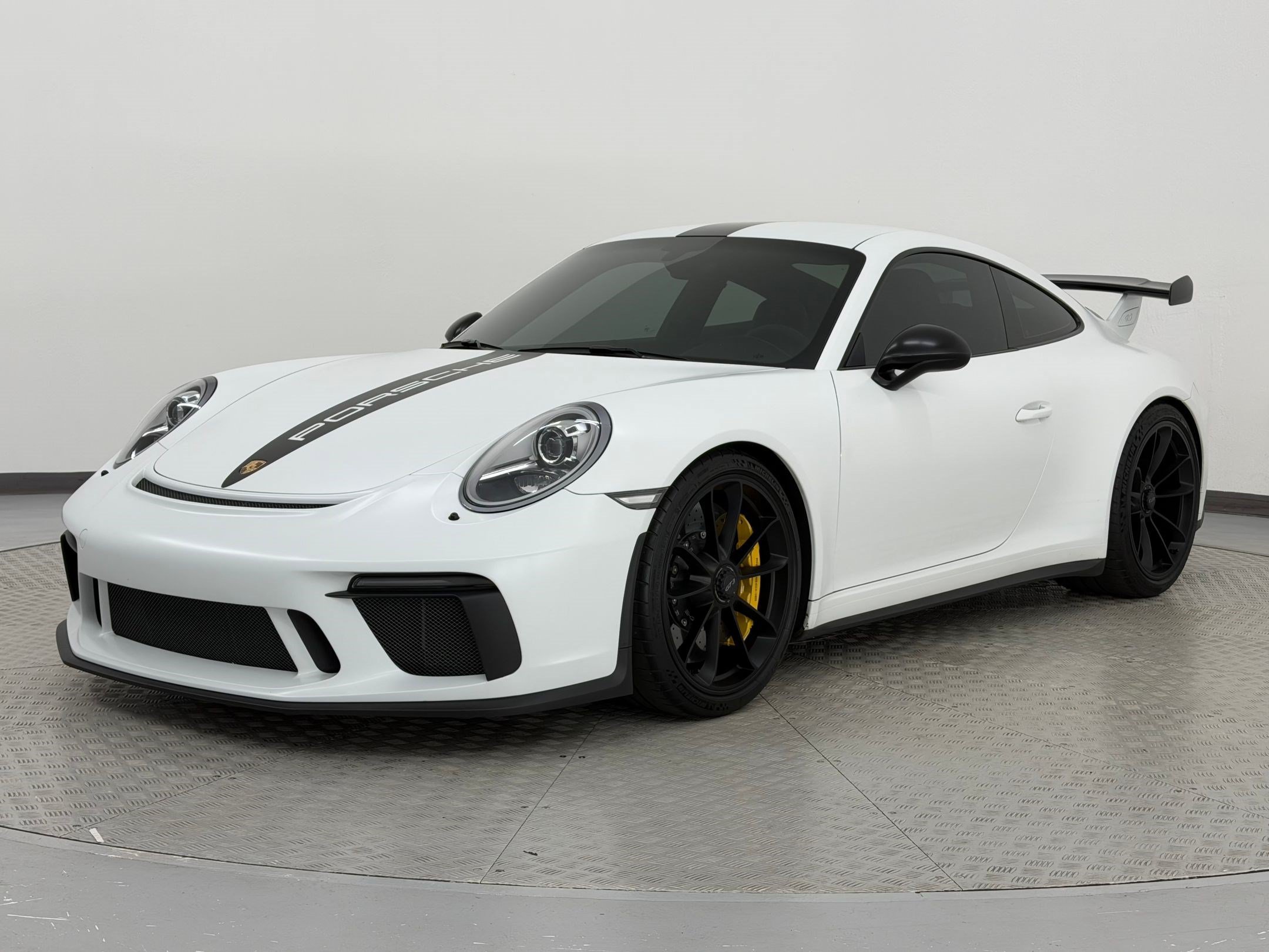 Certified 2018 Porsche 911 GT3 RWD image 1