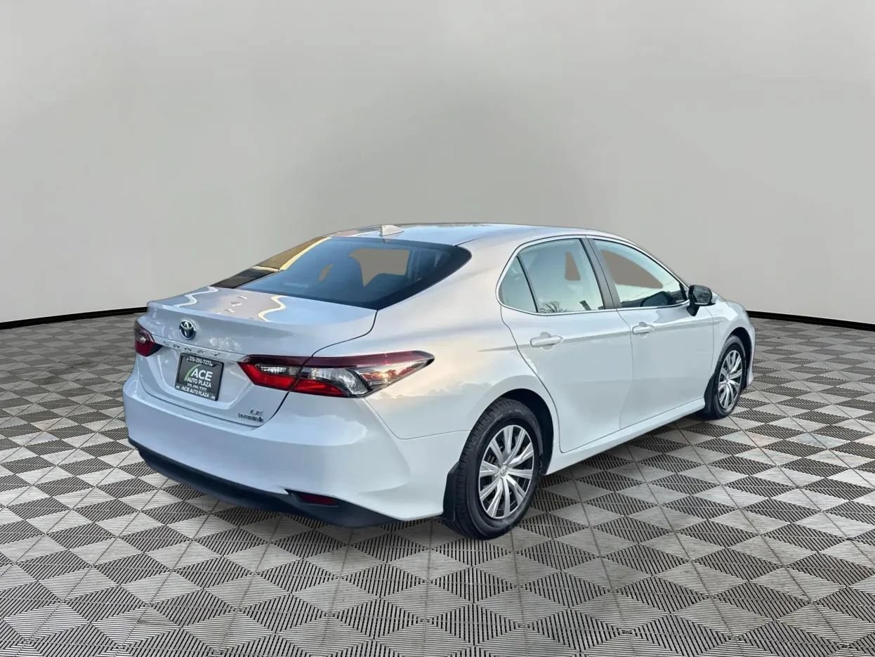 Used 2023 Toyota Camry LE FWD image 5