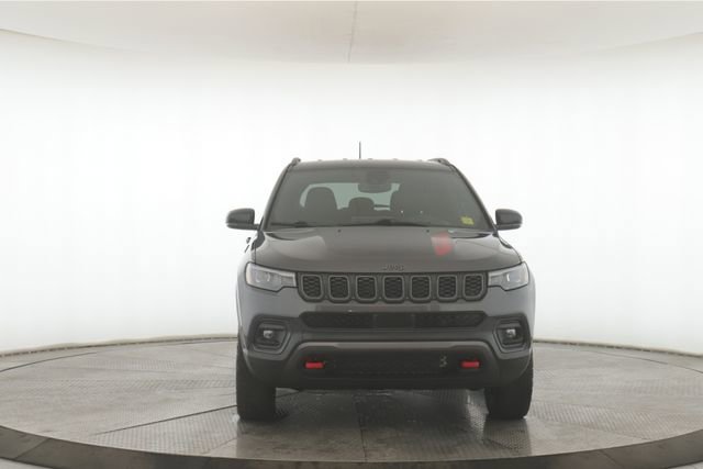 Used 2024 Jeep Compass Trailhawk w/ Trailhawk Elite Group image 12