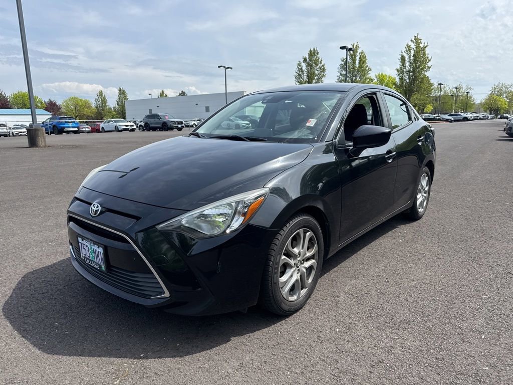 Used 2017 Toyota Yaris iA FWD image 3