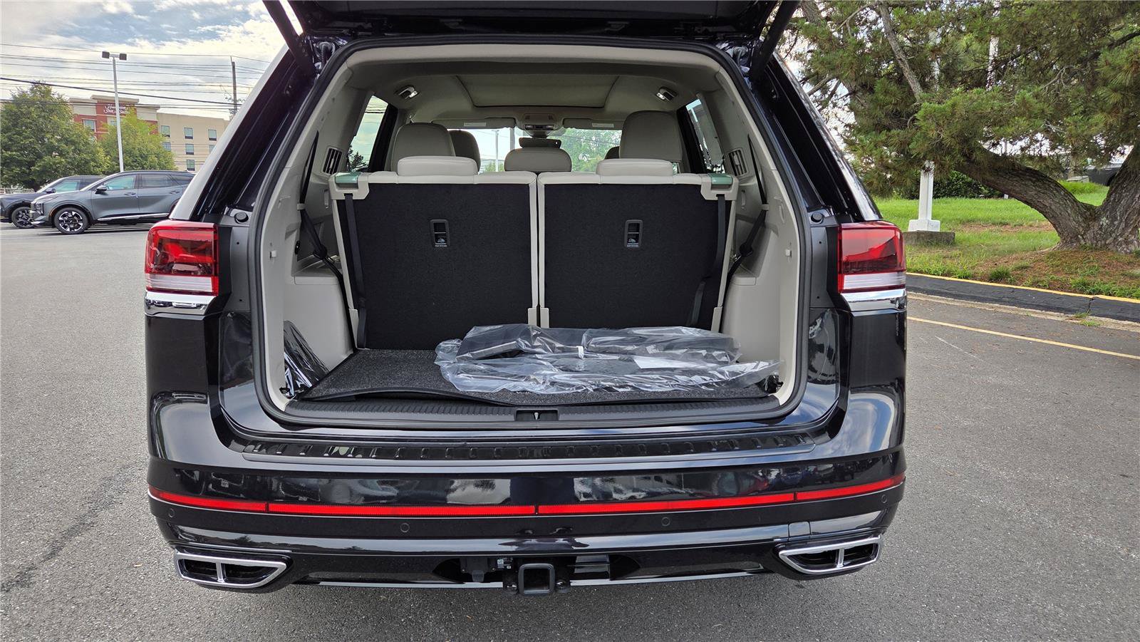 New 2026 Volkswagen Atlas SEL Premium R-Line AWD/4WD image 5