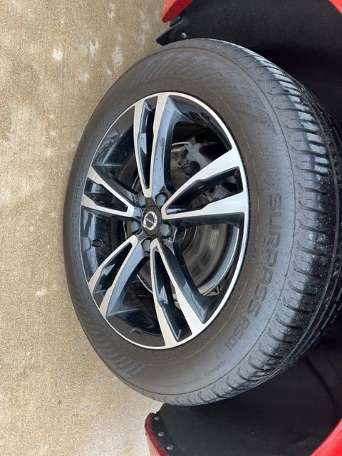 Used 2020 Volvo XC60 T8 Momentum image 15