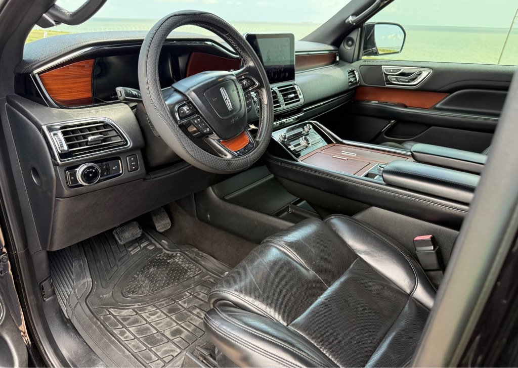 Used 2020 Lincoln Navigator L Reserve RWD image 10
