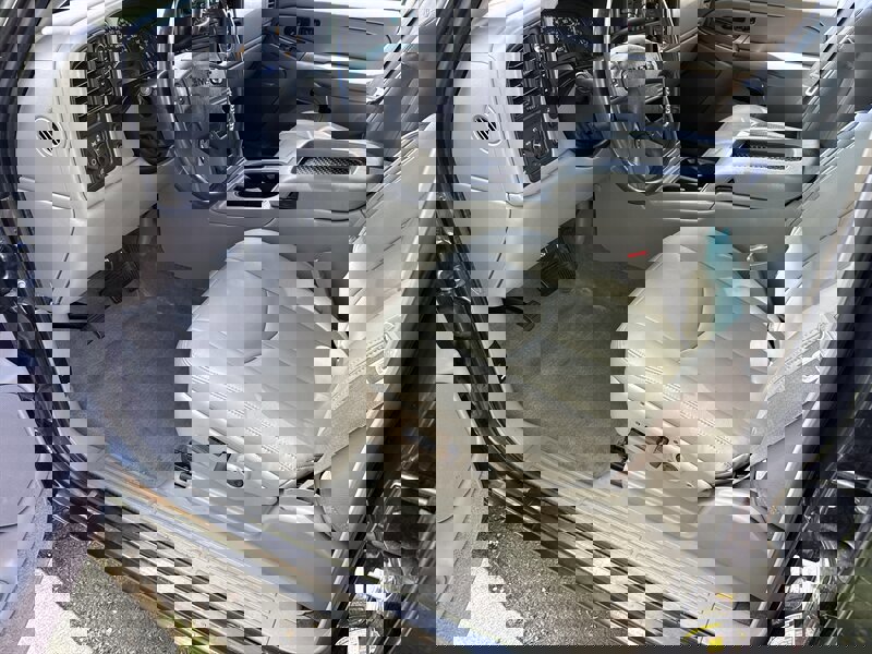 Used 2005 GMC Sierra 1500 SLT w/ Light Duty Power Package image 19