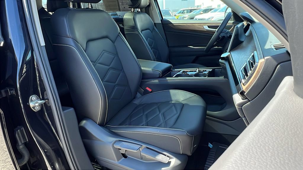 Used 2024 Volkswagen Atlas SE image 11