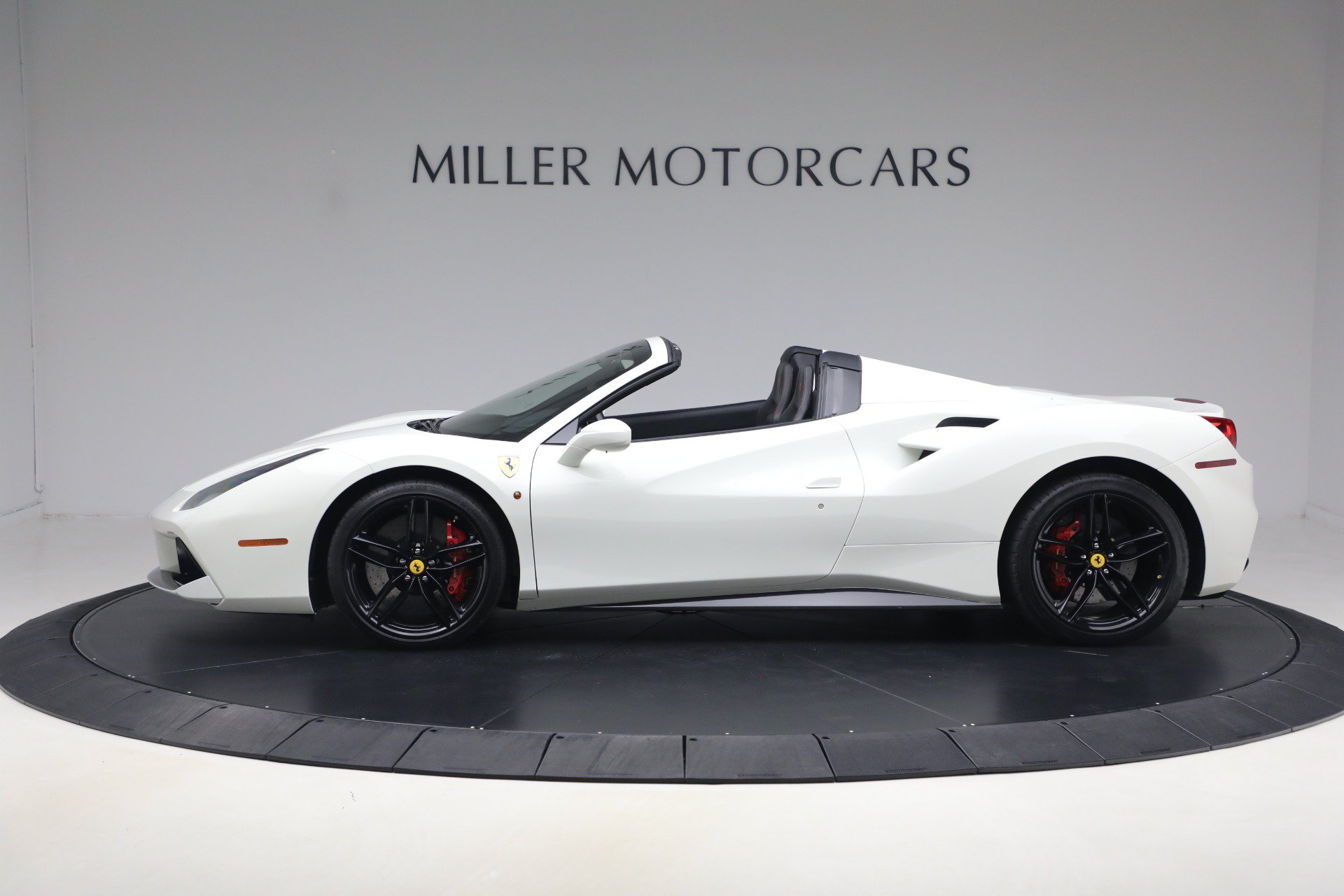 Certified 2016 Ferrari 488 Spider RWD image 3