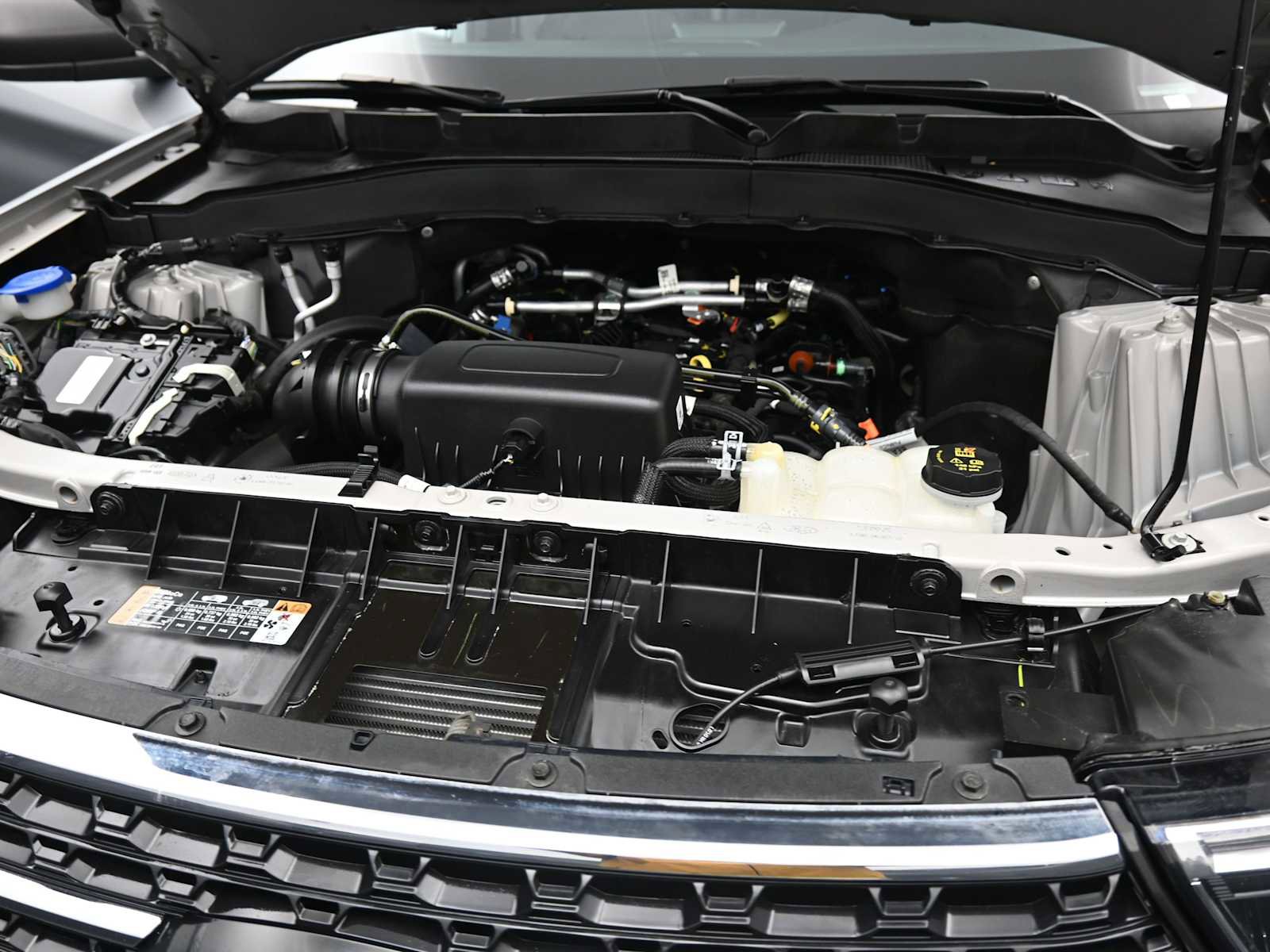 Used 2023 Ford Explorer XLT w/ Equipment Group 202A image 11