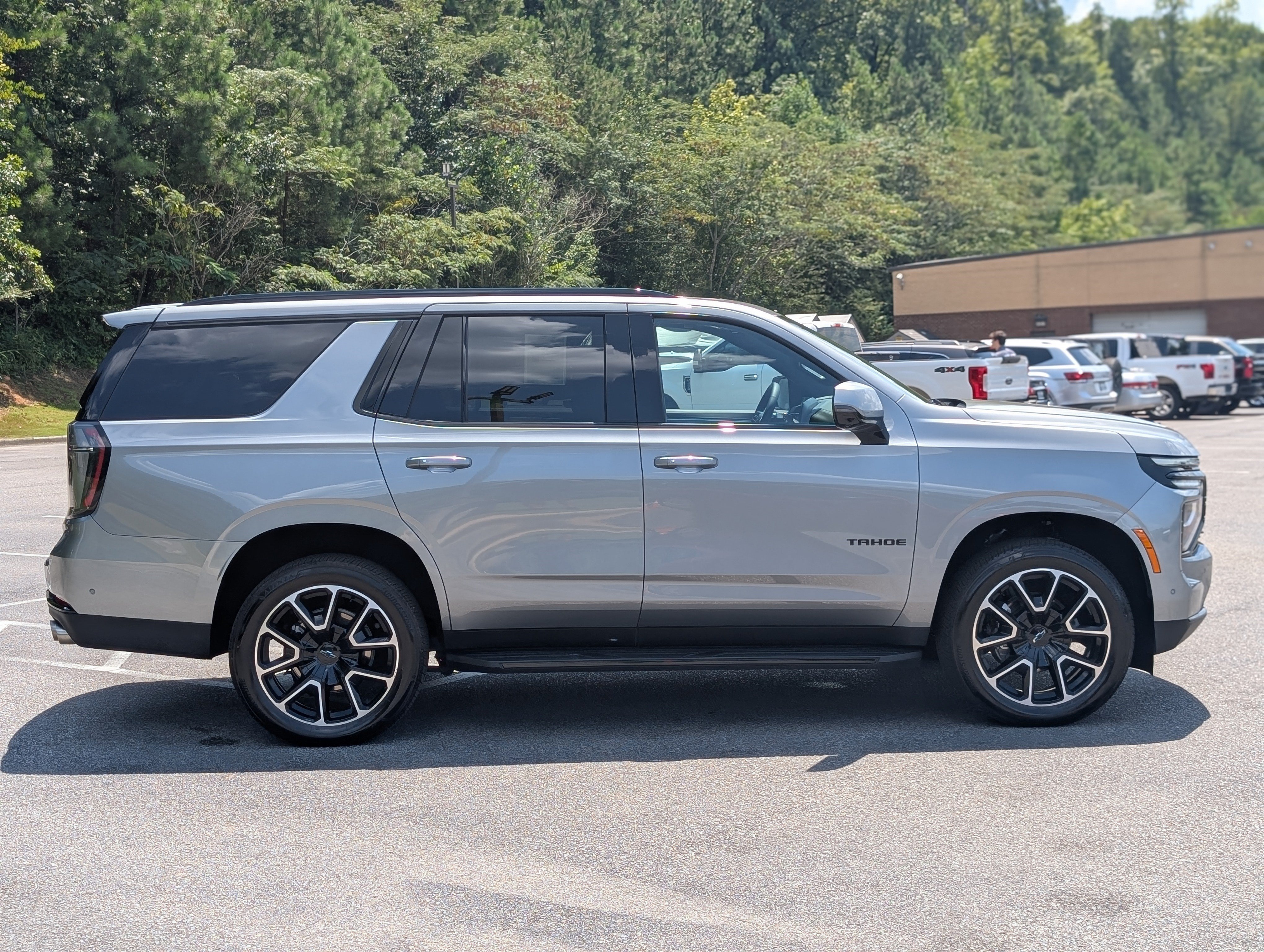 Used 2026 Chevrolet Tahoe RST w/ Comfort Package AWD/4WD image 9
