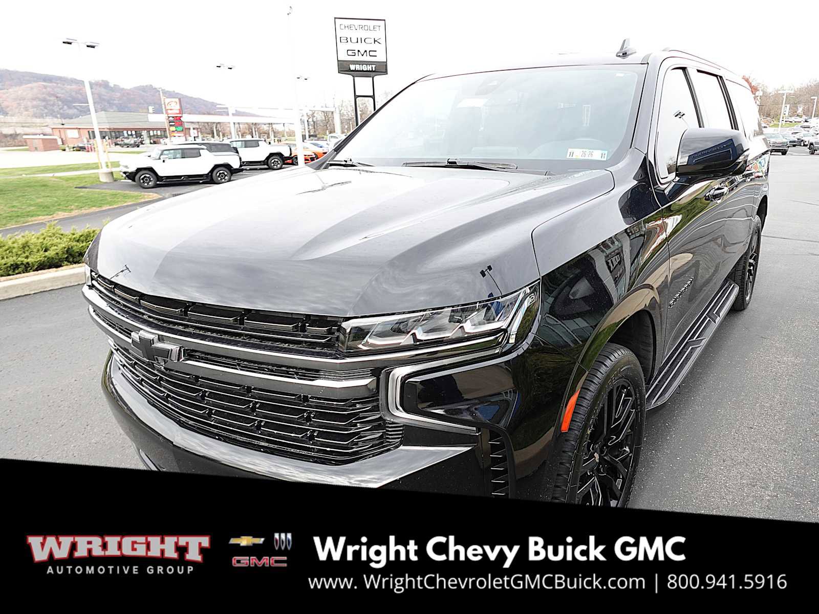 Used 2022 Chevrolet Suburban RST w/ Sport Performance Package image 7