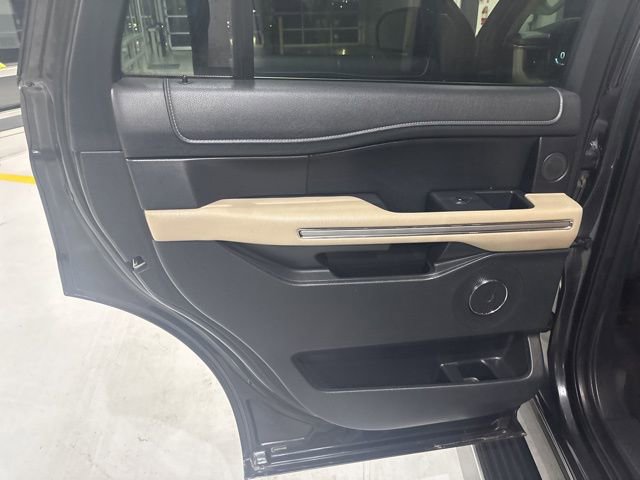 Used 2023 Ford Expedition Limited image 25