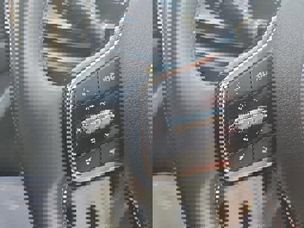 Used 2024 Kia Sorento S image 23