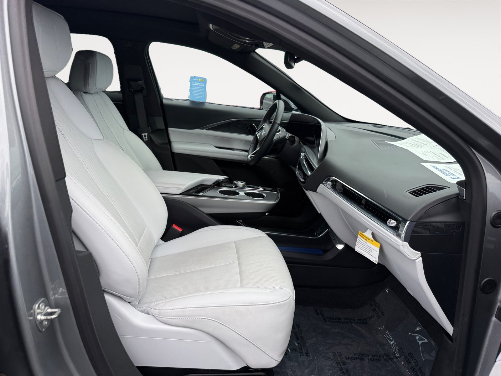 Used 2024 Cadillac Lyriq Sport AWD/4WD image 19