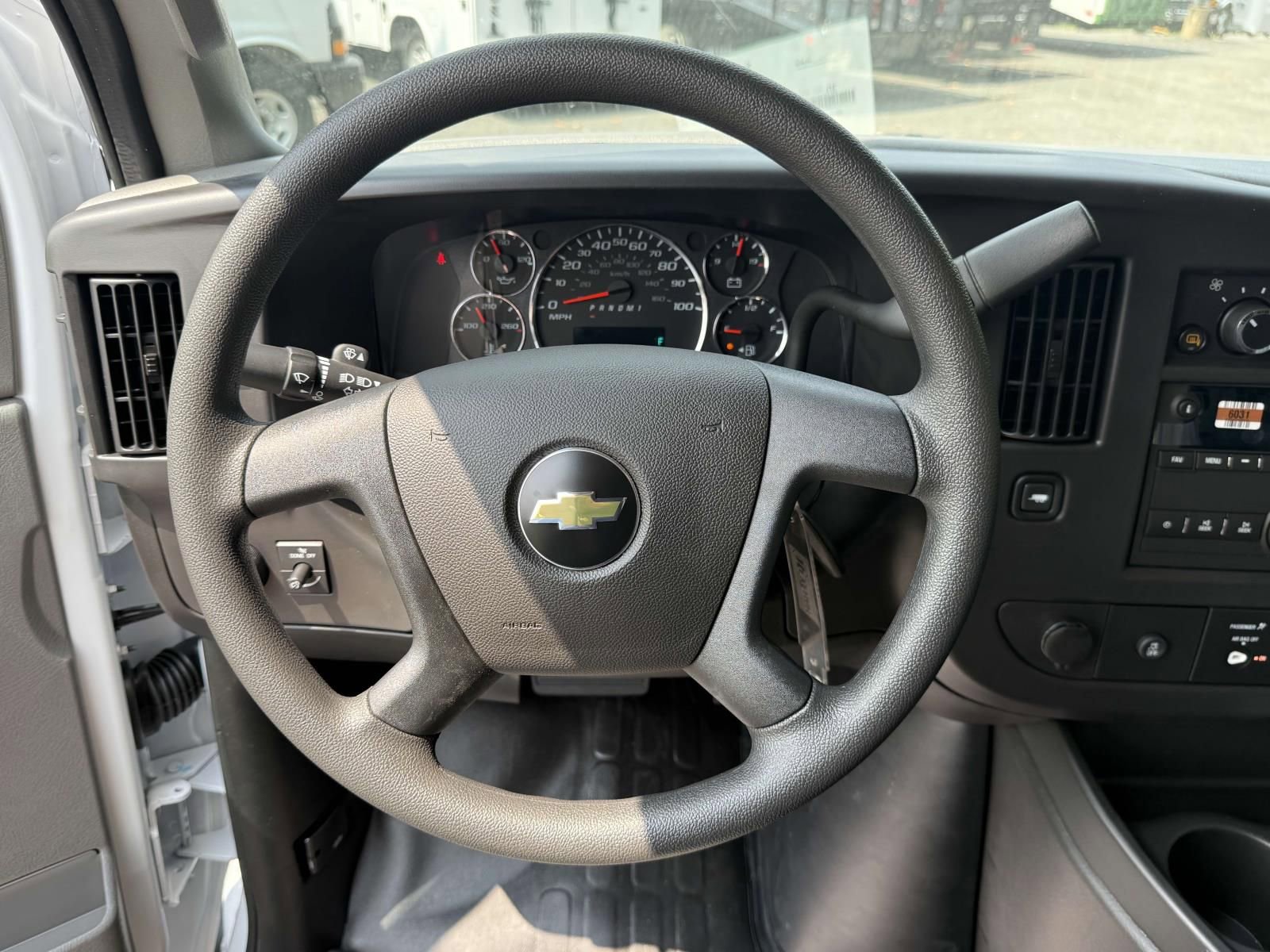 New 2025 Chevrolet Express 3500 Extended RWD image 9