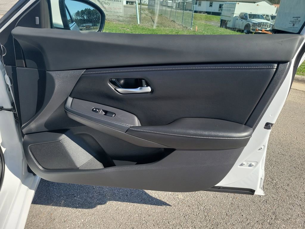 Used 2023 Nissan Sentra SV image 39