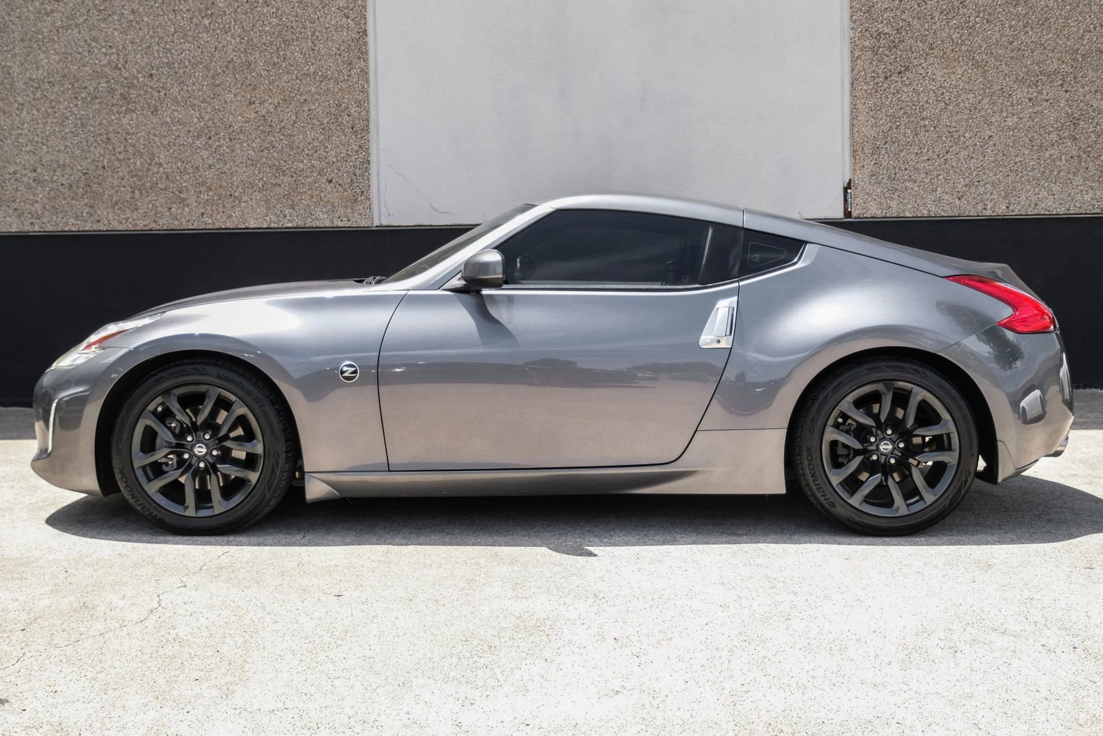Used 2016 Nissan 370Z Coupe RWD image 10
