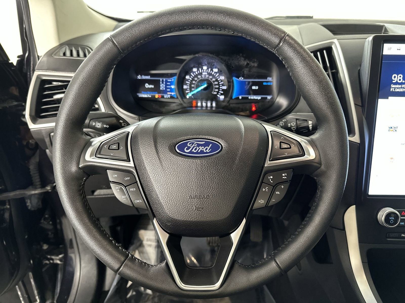 Used 2024 Ford Edge SEL w/ Convenience Package AWD/4WD image 14