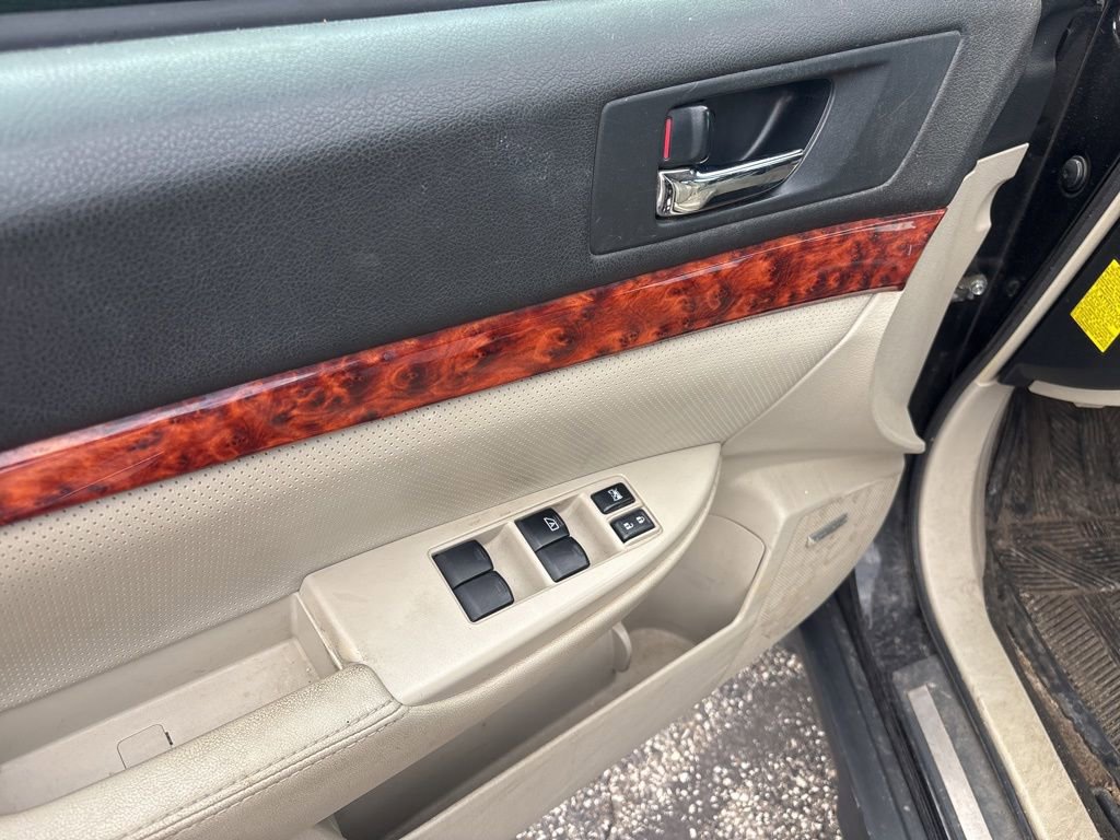 Used 2011 Subaru Outback 3.6R Limited image 19