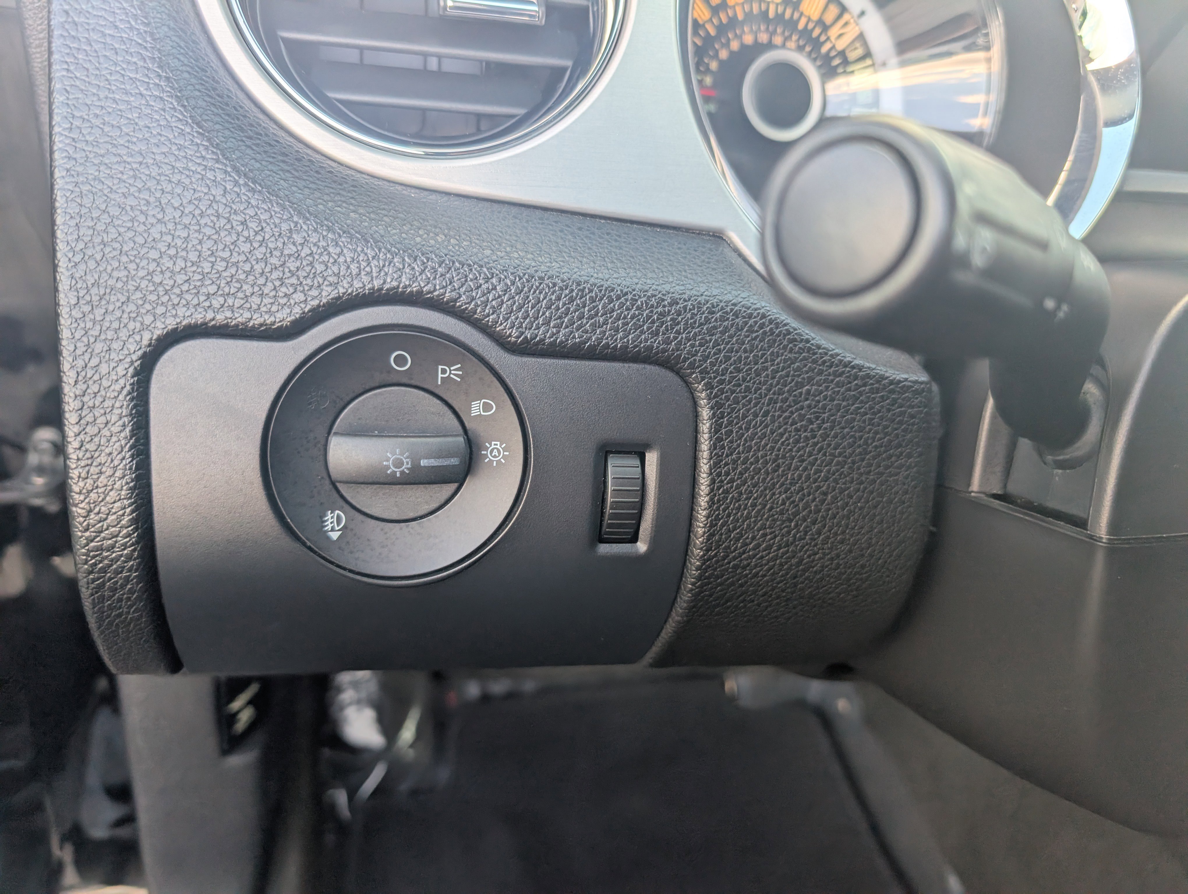 Used 2013 Ford Mustang GT Premium w/ Electronics Pkg RWD image 14