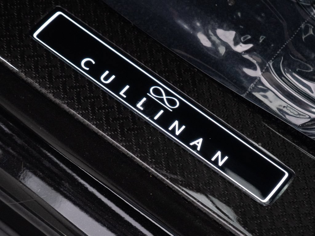 Certified 2023 Rolls-Royce Cullinan Black Badge w/ Driver's Package AWD/4WD image 14