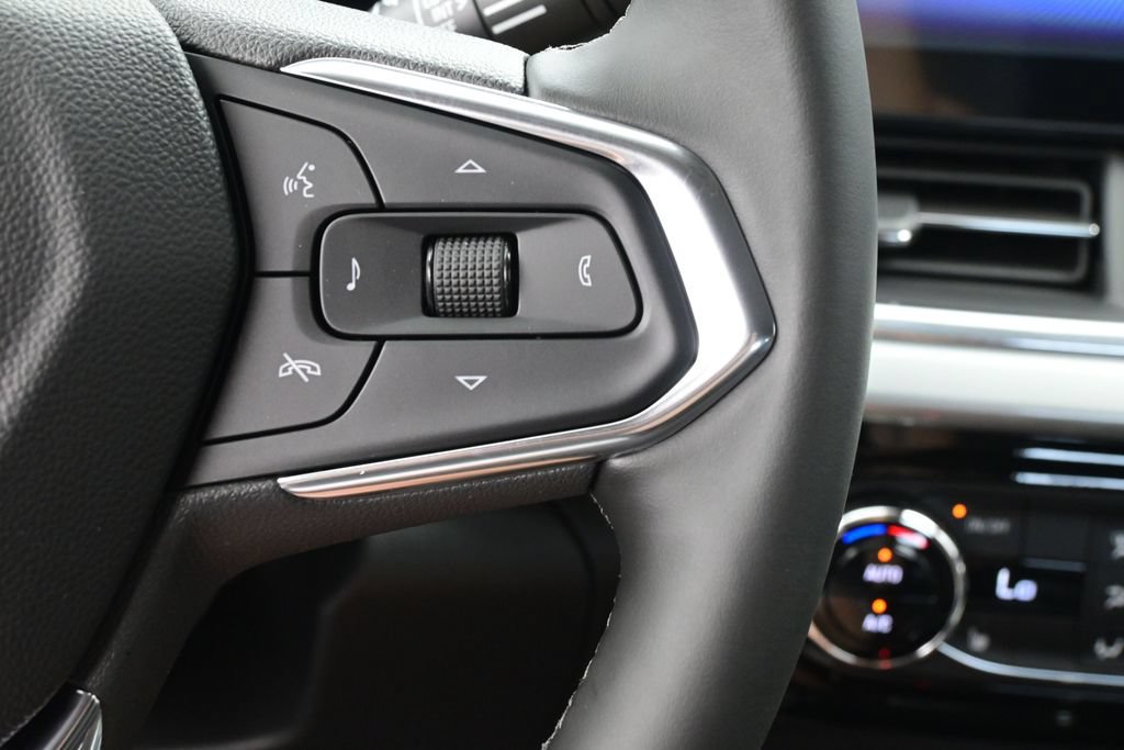 New 2026 Chevrolet Trax LT w/ Driver Confidence Package FWD image 25