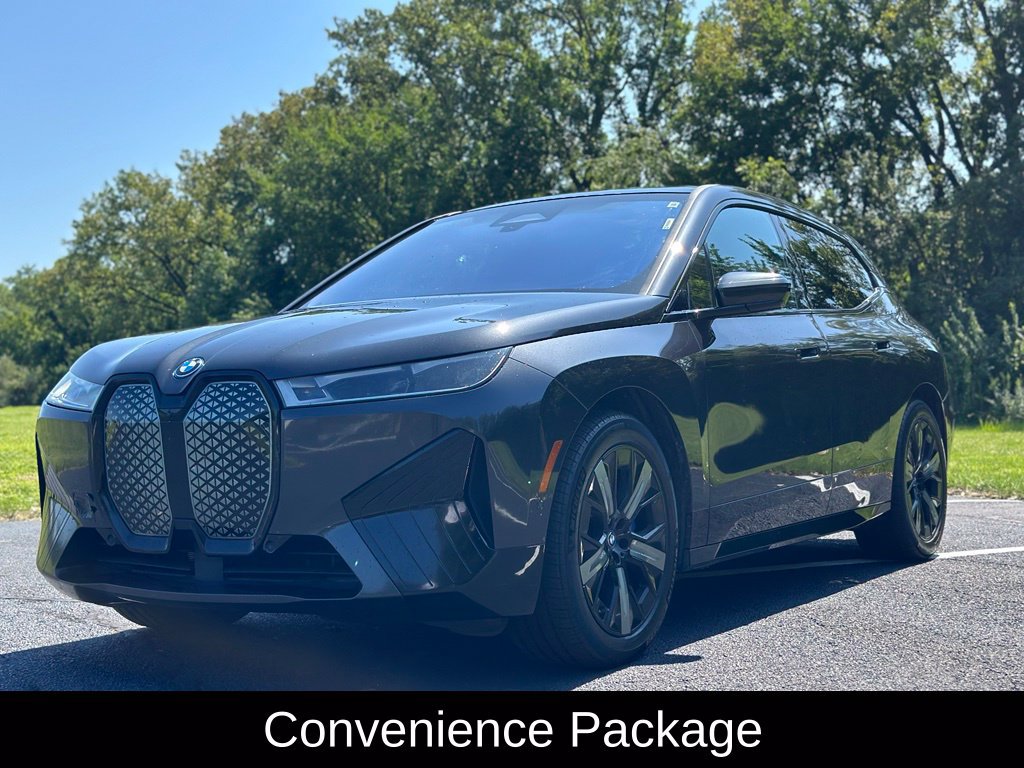 Used 2022 BMW iX xDrive50 w/ Sport Package AWD/4WD image 6