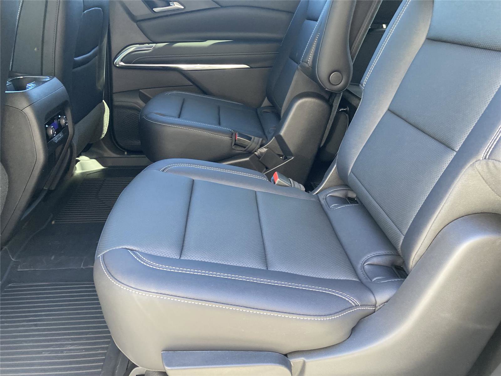 New 2026 Chevrolet Traverse LT w/ LPO, Floor Liner Package image 19