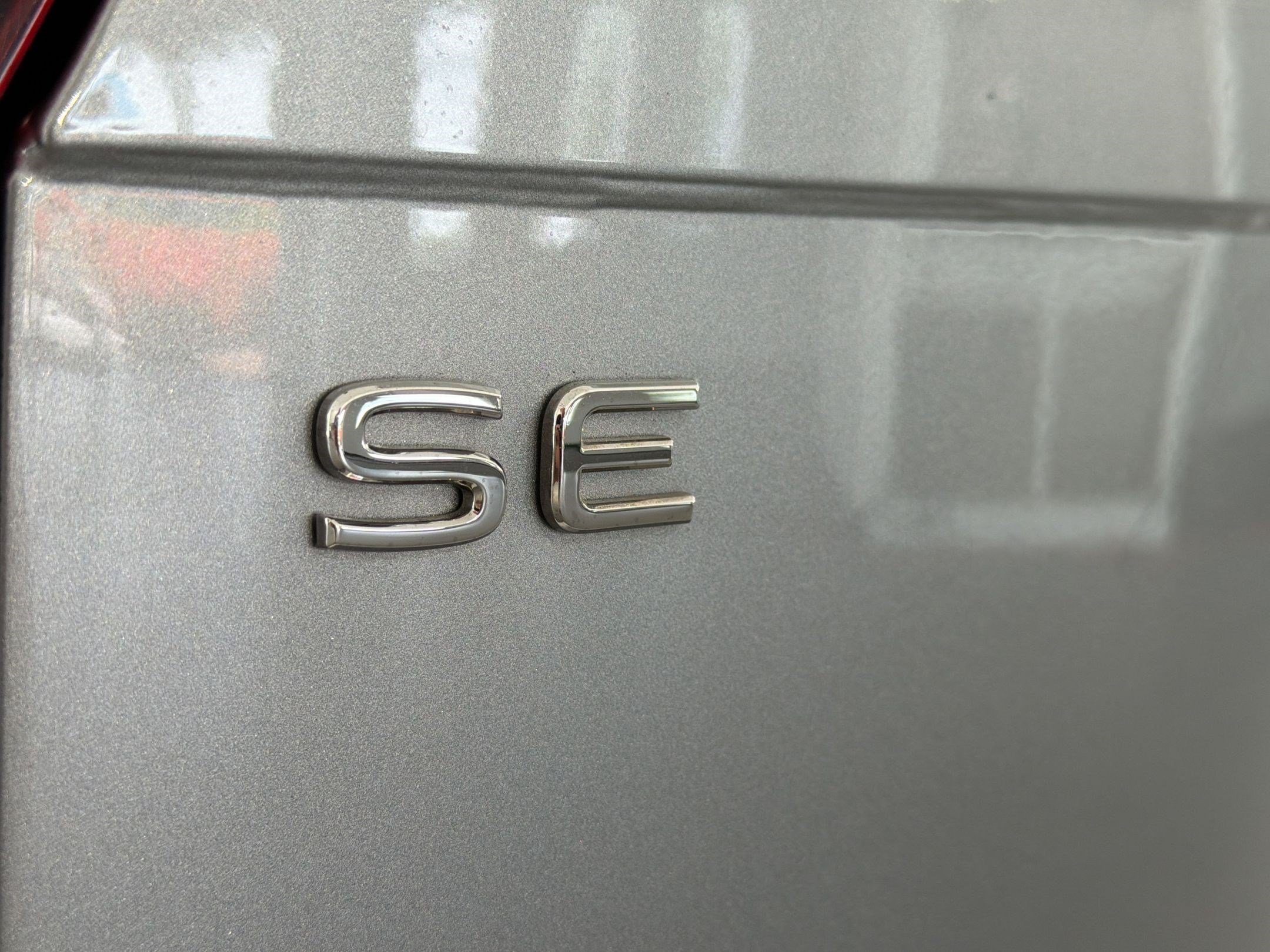 Used 2022 Volkswagen Tiguan SE FWD image 35