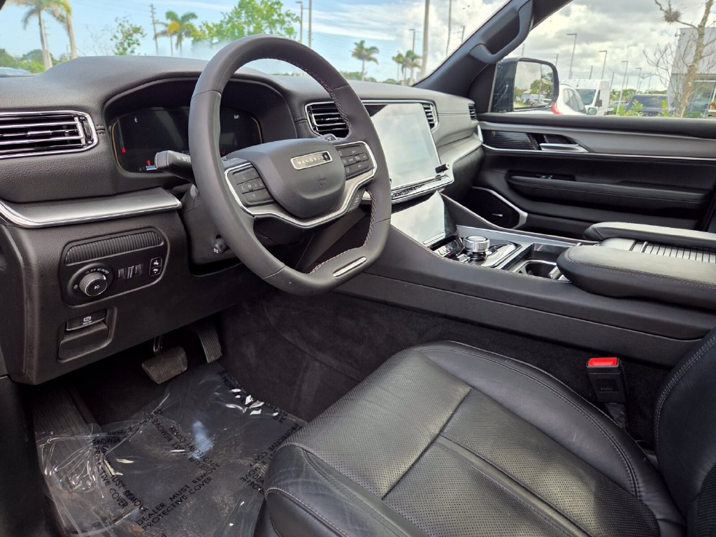 Used 2023 Jeep Wagoneer Series II AWD/4WD image 31