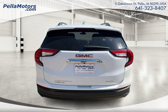 Used 2023 GMC Terrain SLE w/ Driver Convenience Package AWD/4WD image 4