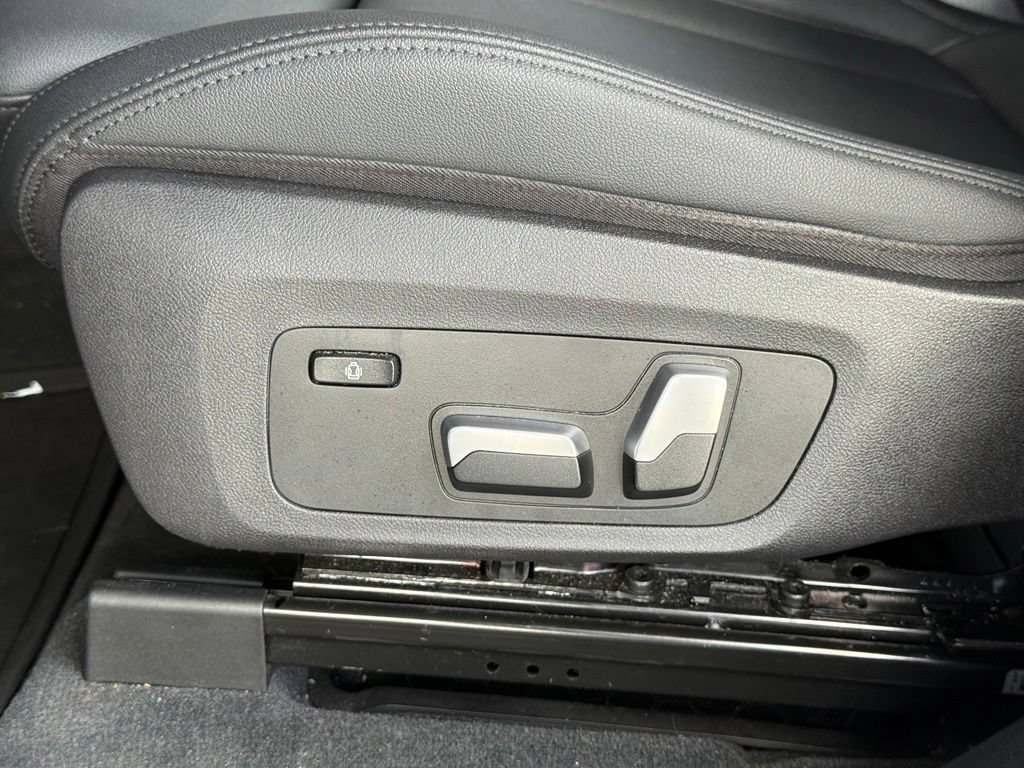 Used 2020 BMW X3 xDrive30i w/ Driving Assistance Package AWD/4WD image 10