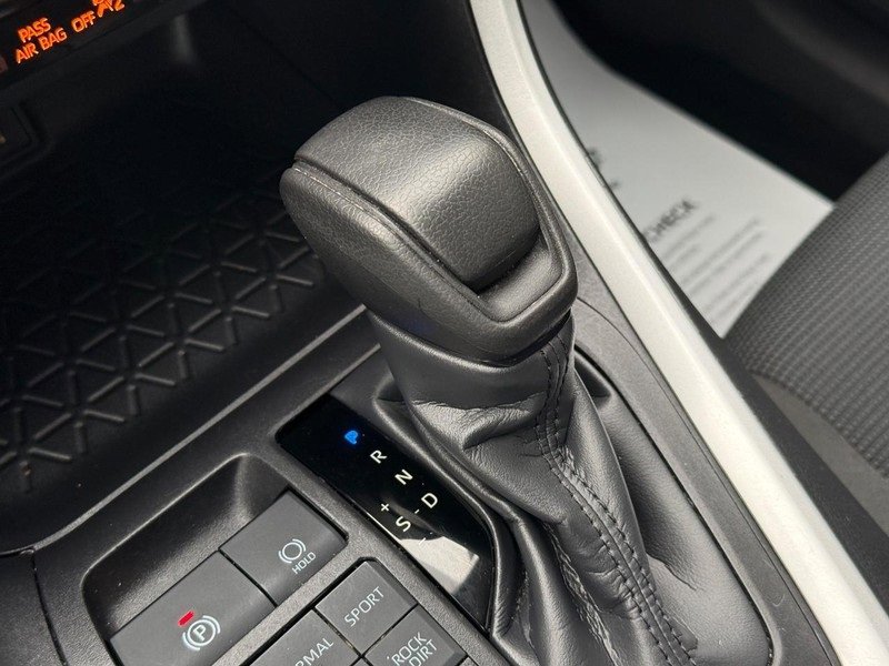 Used 2024 Toyota RAV4 LE image 26