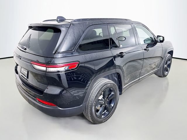 Used 2023 Jeep Grand Cherokee Altitude image 7