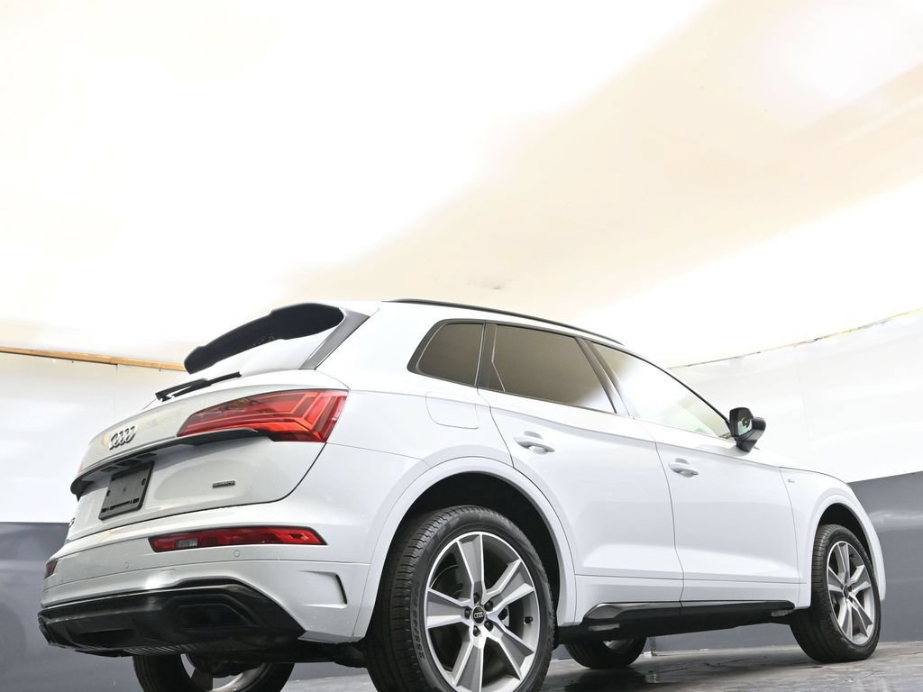 Certified 2025 Audi Q5 2.0T Premium w/ Convenience Plus Package AWD/4WD image 44
