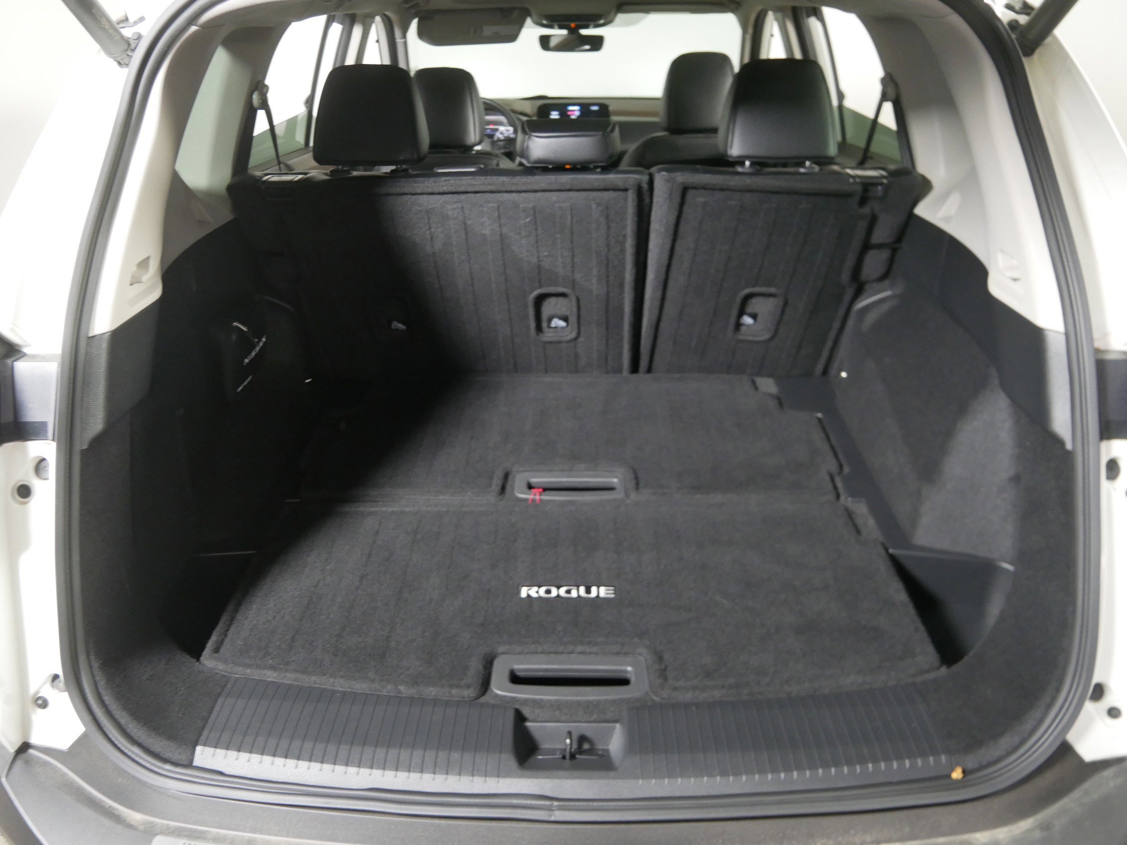 Used 2023 Nissan Rogue SL w/ SL Premium Package image 18