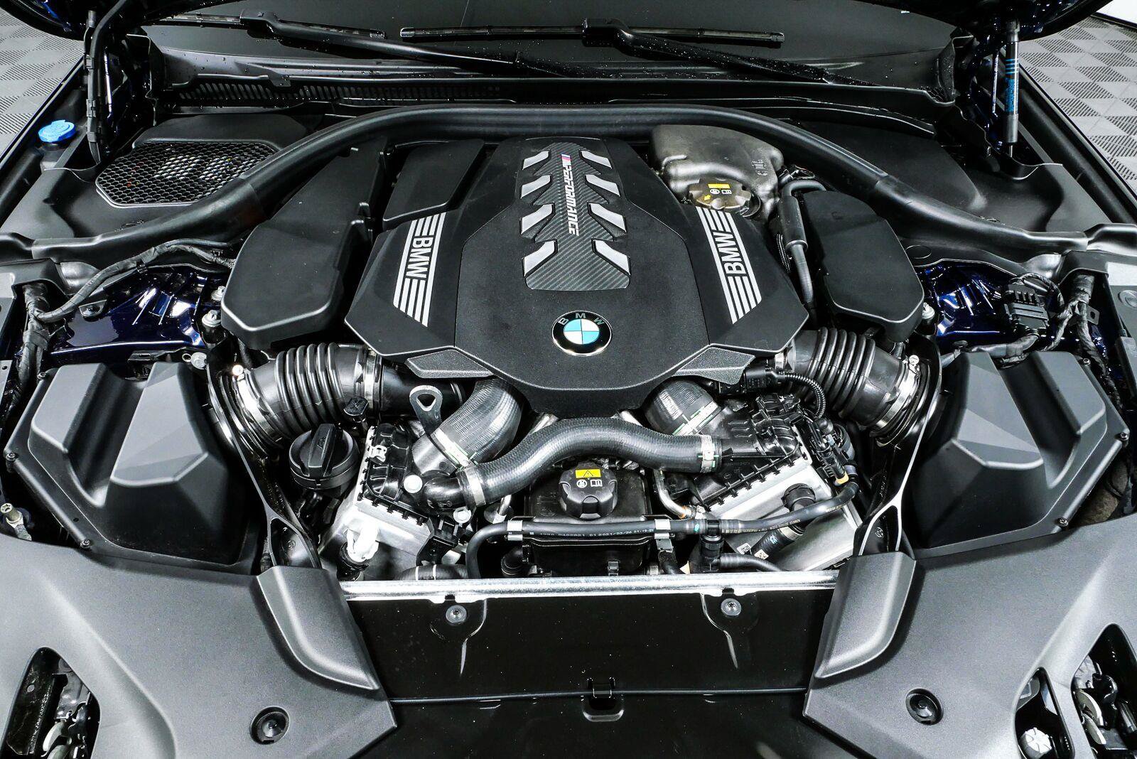 Used 2021 BMW M550i xDrive AWD/4WD image 36