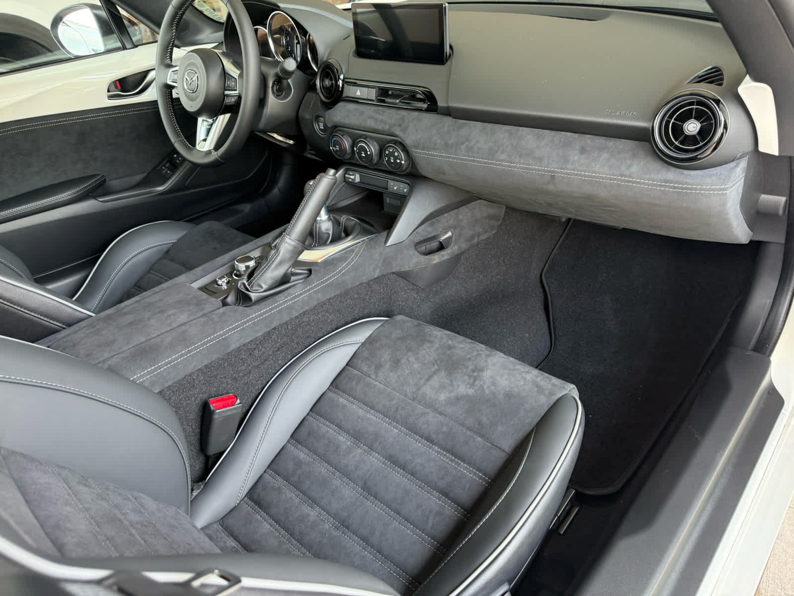 New 2026 MAZDA MX-5 Miata RF Club RWD image 9