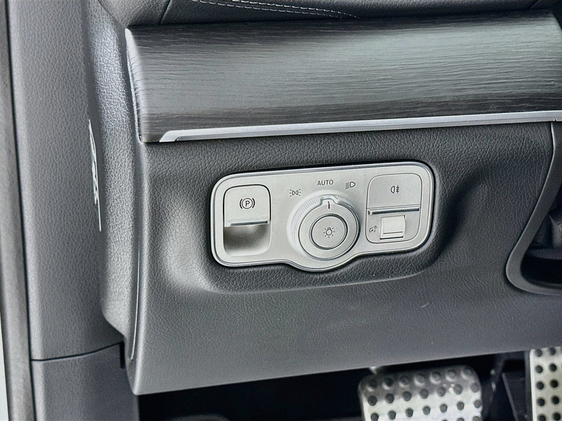 Used 2024 Mercedes-Benz GLS 450 4MATIC image 11