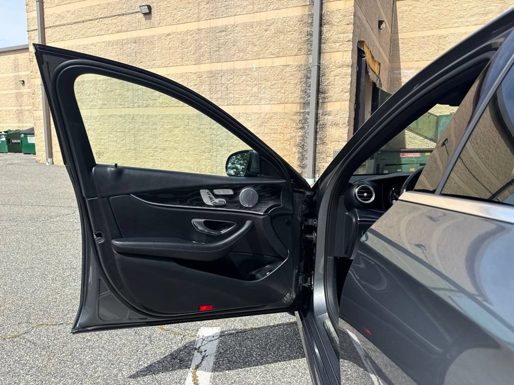 Used 2017 Mercedes-Benz E 300 4MATIC image 13
